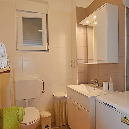 Marine Apartment Sukosan